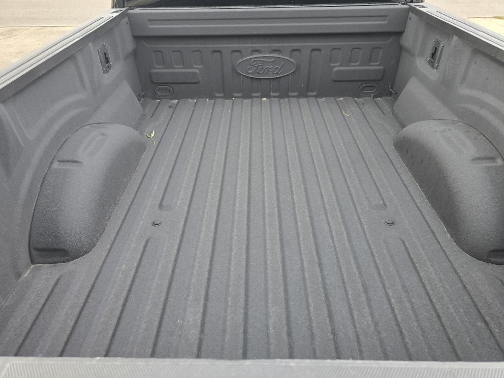 Photo 4 of this FORD F150