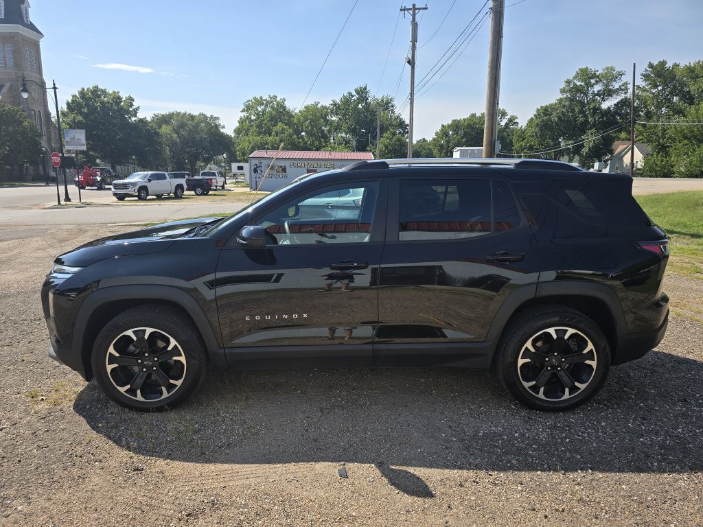 Photo 2 of this CHEVROLET EQUINOX