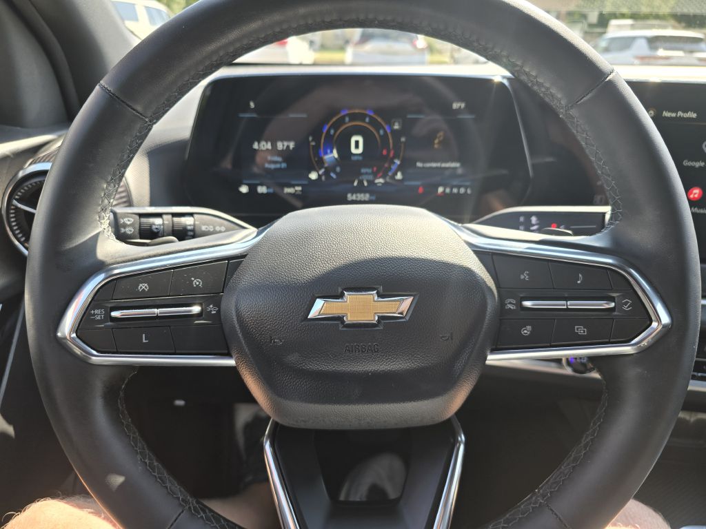 Photo 11 of this CHEVROLET EQUINOX