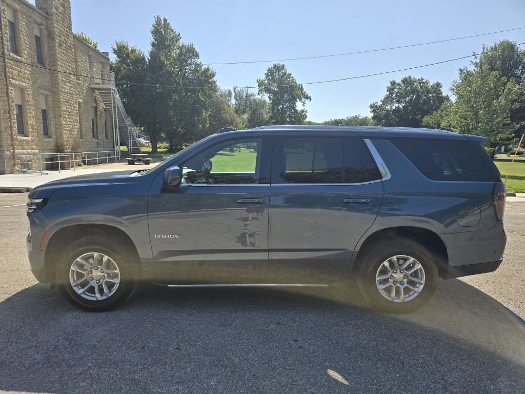 Photo 2 of this CHEVROLET TAHOE