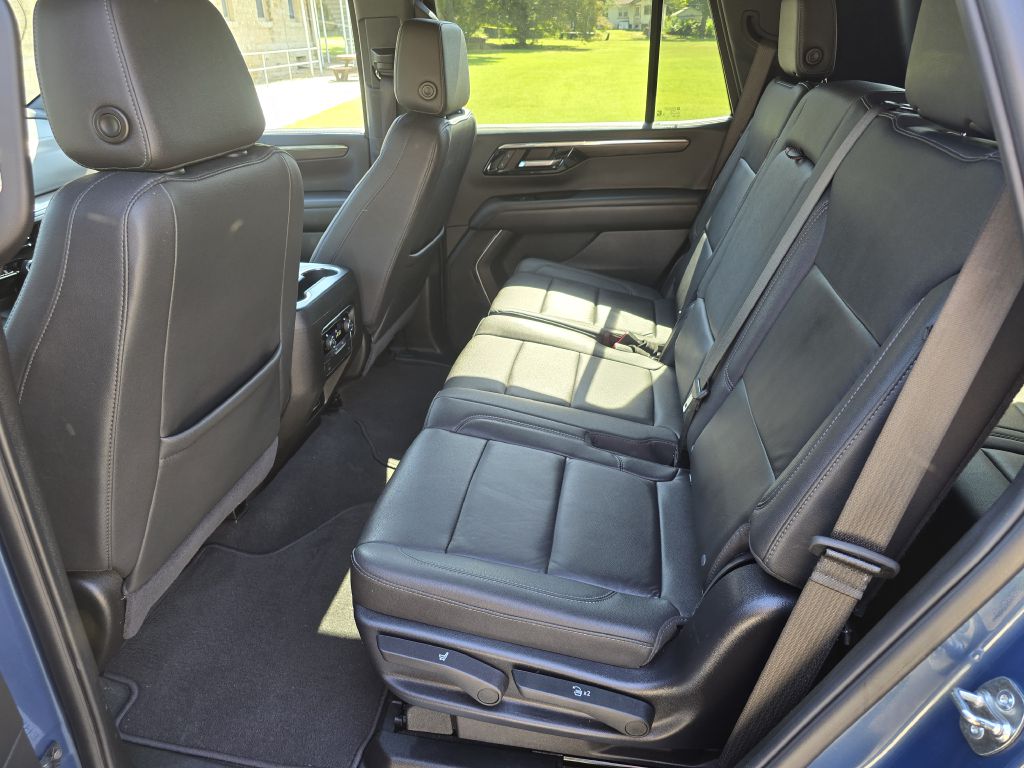 Photo 7 of this CHEVROLET TAHOE