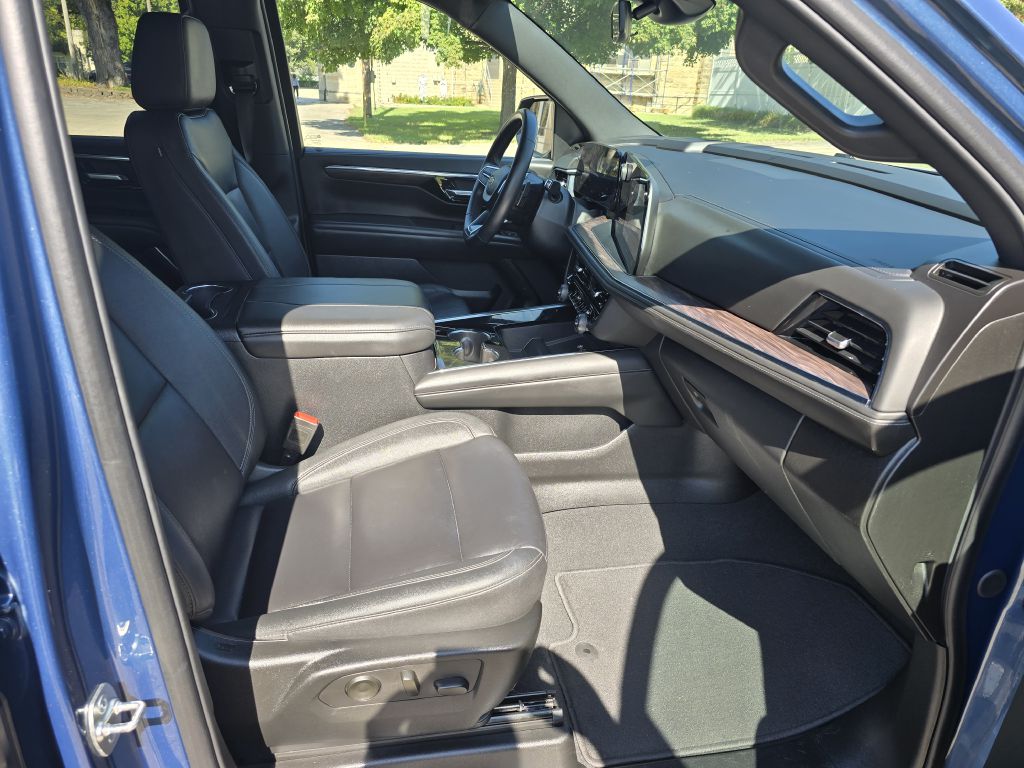 Photo 10 of this CHEVROLET TAHOE