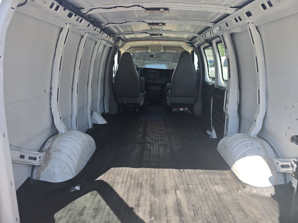 Photo 7 of this CHEVROLET EXPRESS G2500