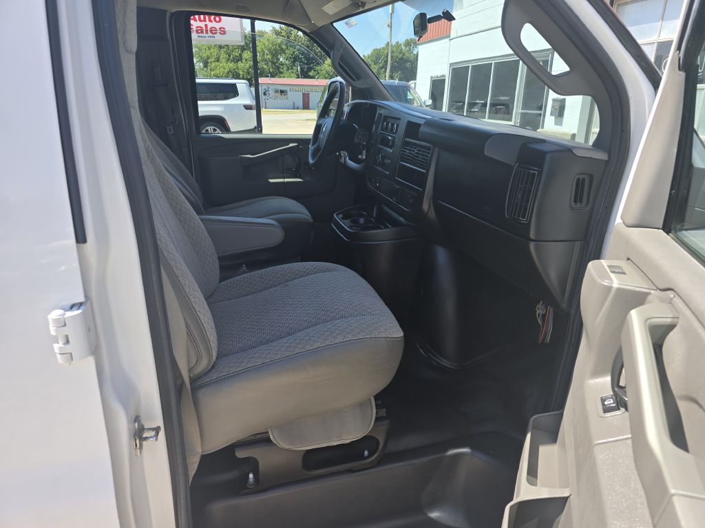 Photo 9 of this CHEVROLET EXPRESS G2500