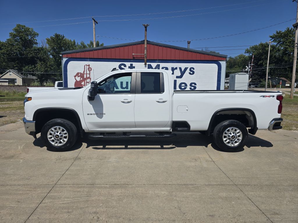 Photo 2 of this CHEVROLET SILVERADO 2500
