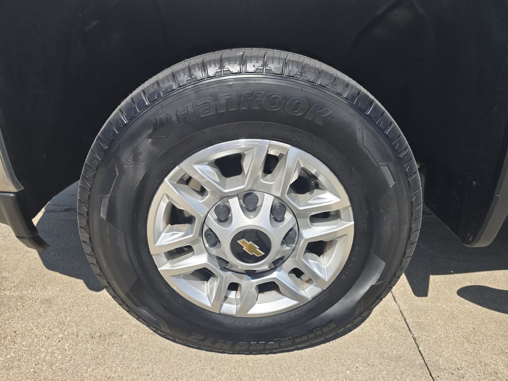 Photo 6 of this CHEVROLET SILVERADO 2500
