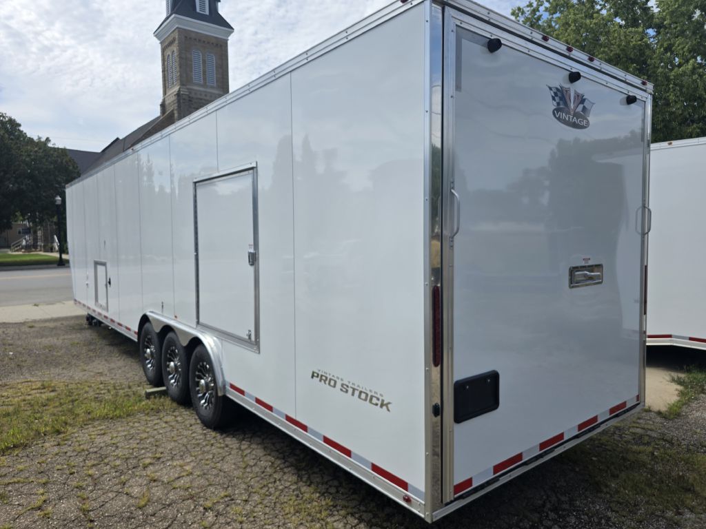 Photo 4 of this VINTAGE PRO STOCK 40FT
