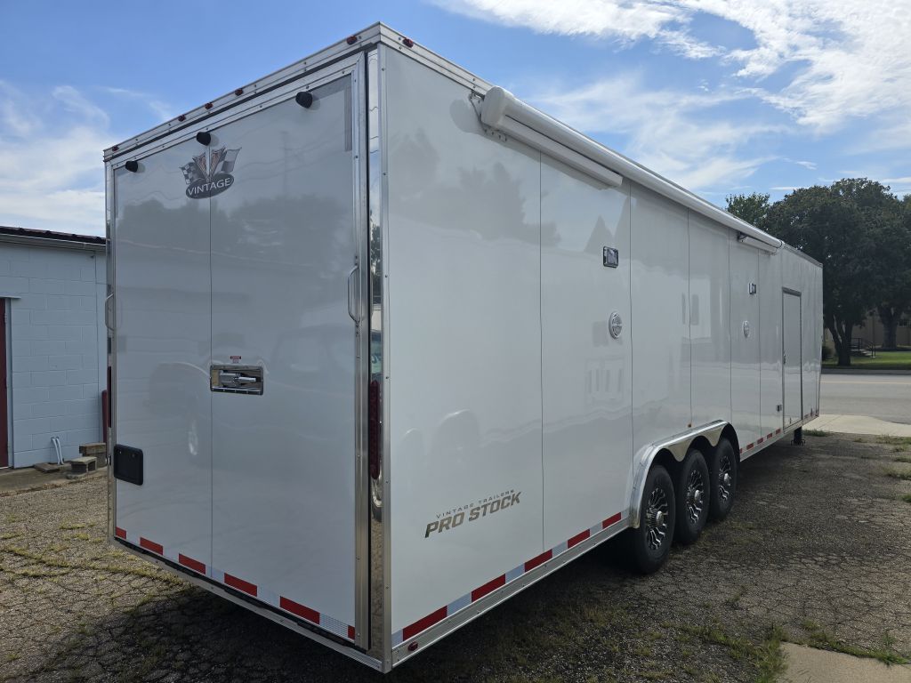 Photo 5 of this VINTAGE PRO STOCK 40FT