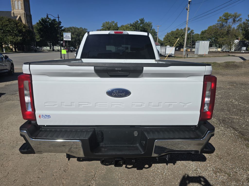 Photo 2 of this FORD F250