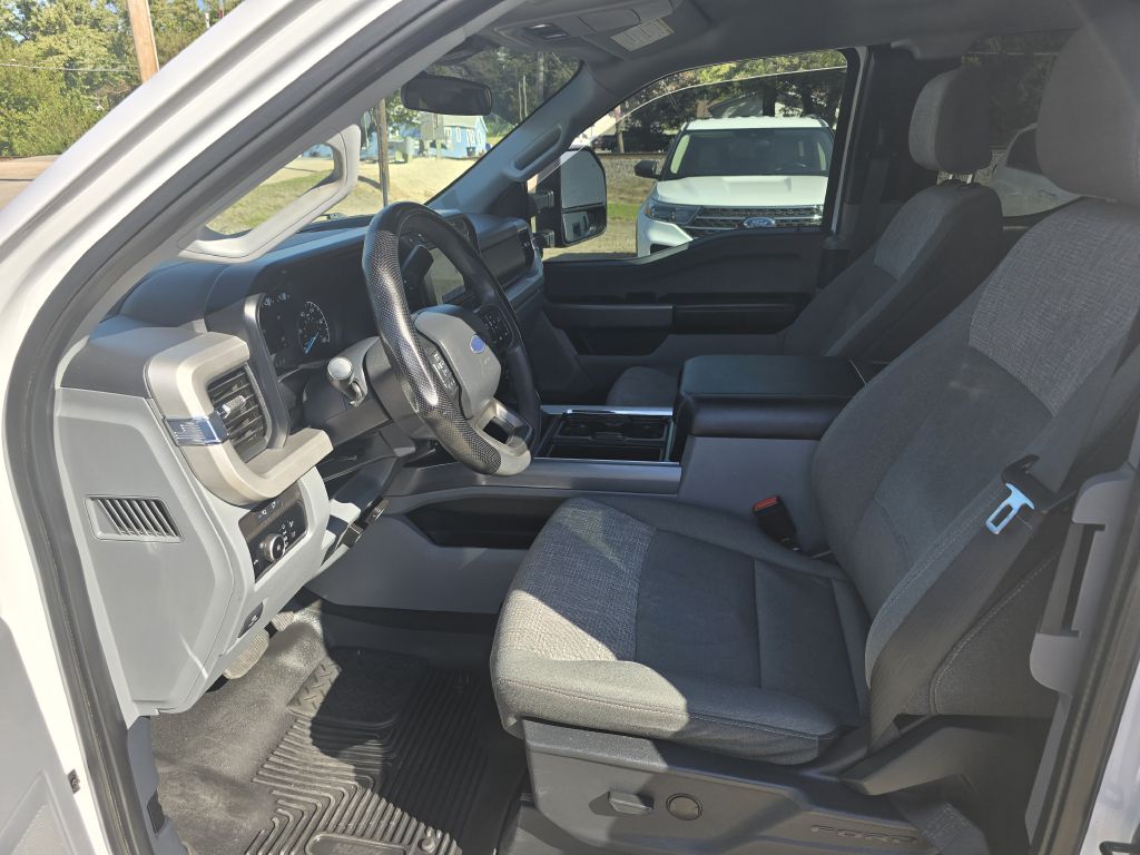 Photo 7 of this FORD F250