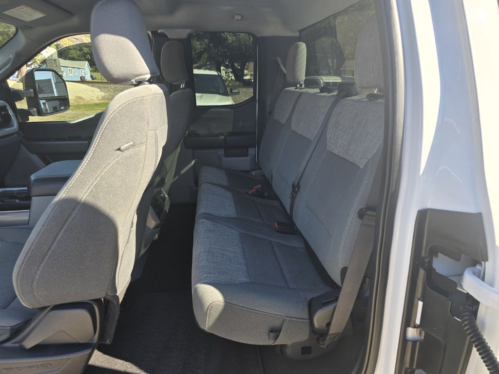 Photo 8 of this FORD F250