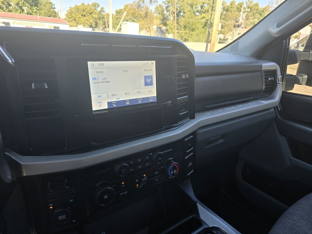 Photo 11 of this FORD F250