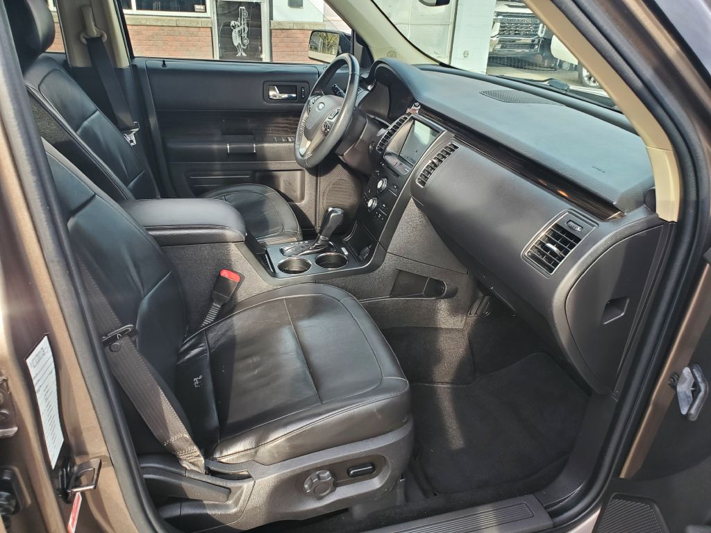 Photo 10 of this FORD FLEX