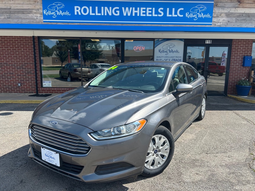 Gray 2014 Ford Fusion Sedan Front-Wheel Drive Automatic