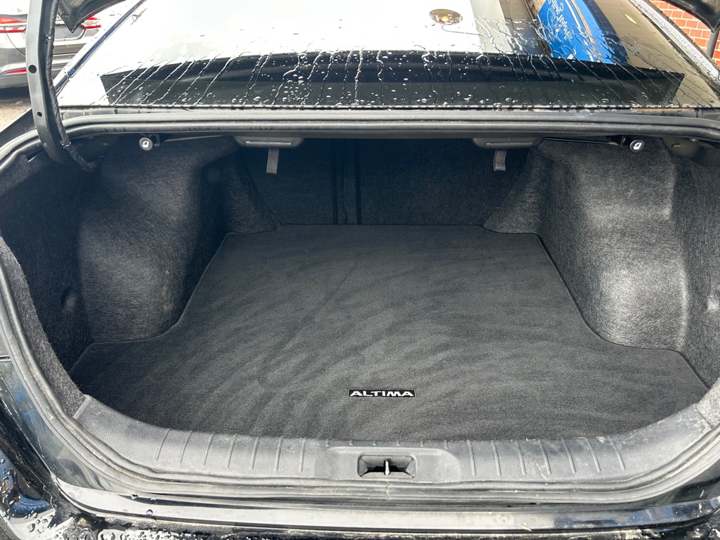 Photo 11 of this NISSAN ALTIMA