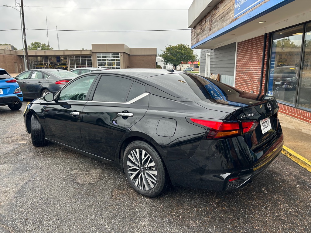 Photo 7 of this NISSAN ALTIMA