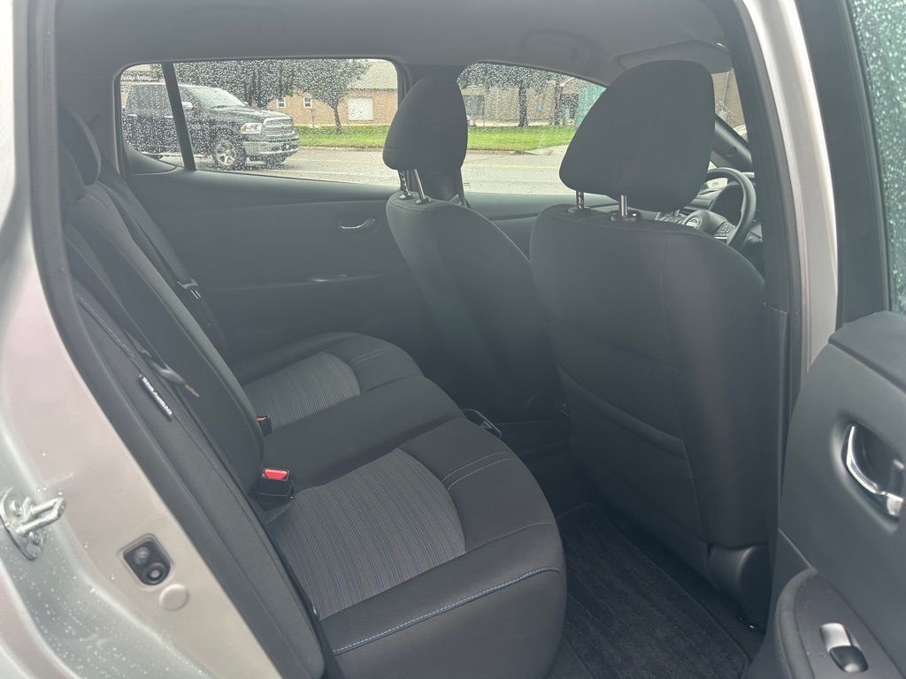 Photo 17 of this NISSAN LEAF
