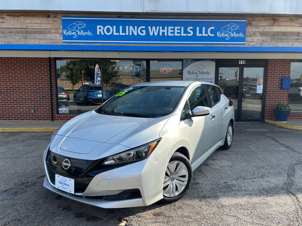 2025 NISSAN LEAF