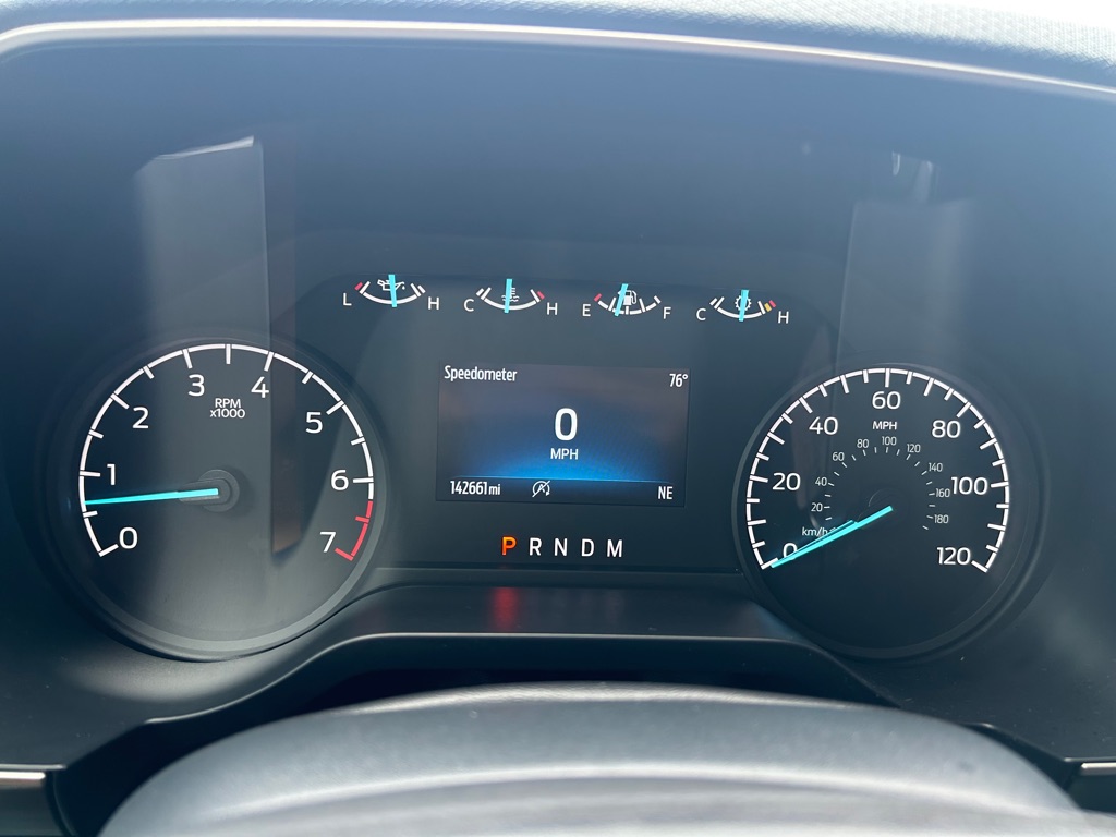 Photo 20 of this FORD F150 STX