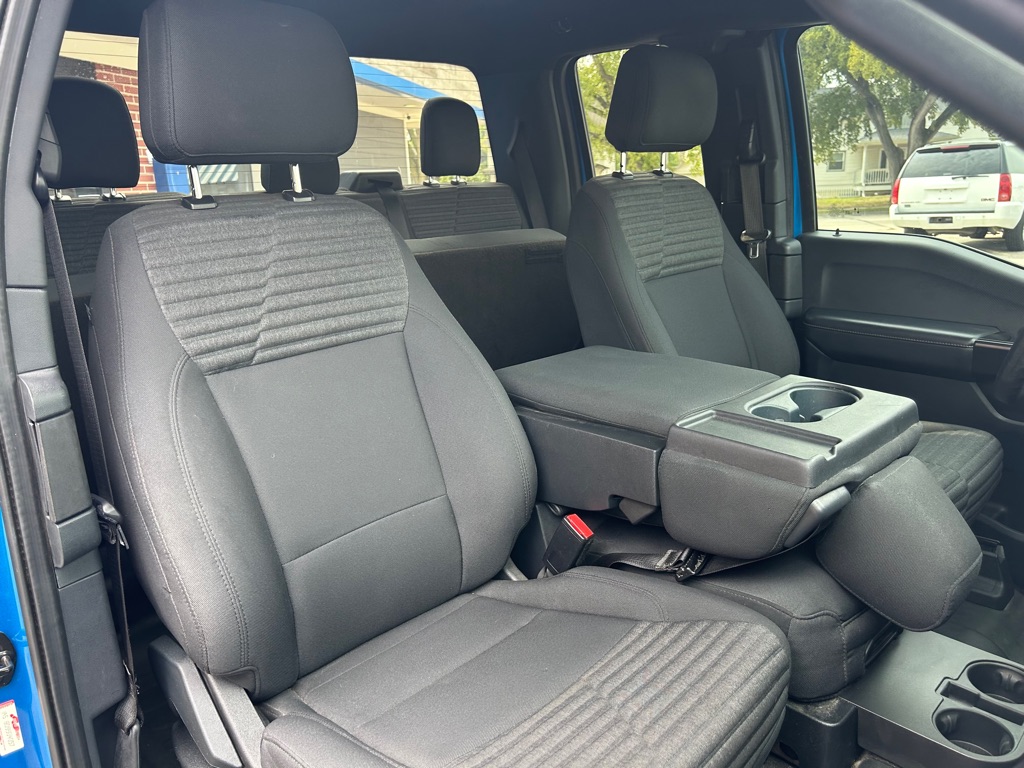 Photo 17 of this FORD F150 STX