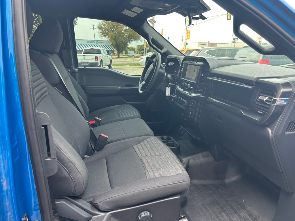 Photo 11 of this FORD F150 STX