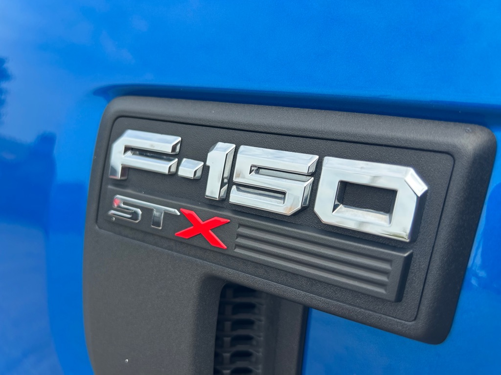 Photo 8 of this FORD F150 STX