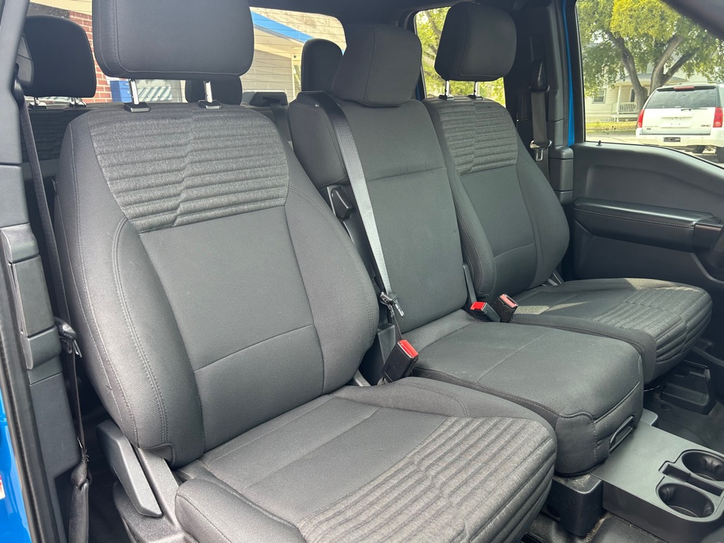 Photo 19 of this FORD F150 STX