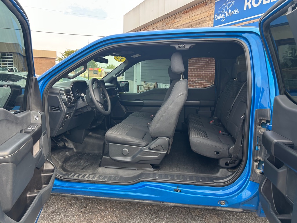 Photo 12 of this FORD F150 STX