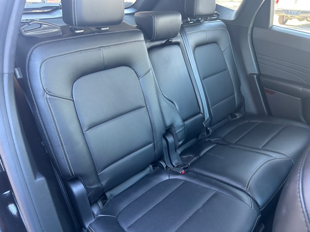Photo 13 of this FORD ESCAPE