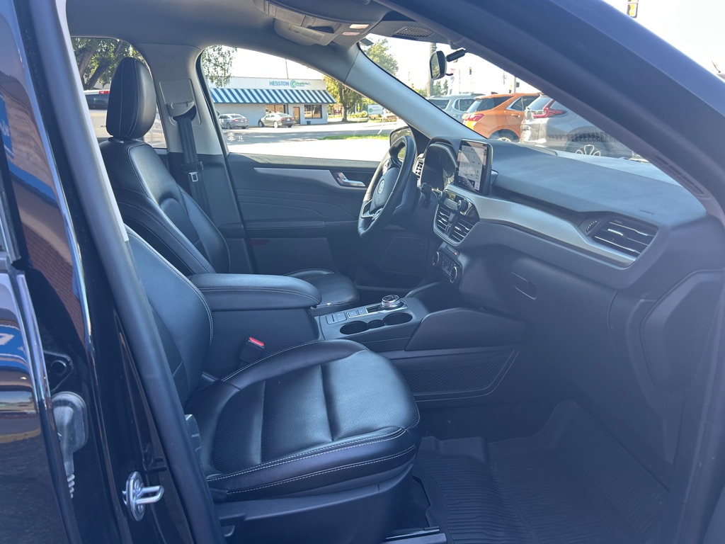 Photo 14 of this FORD ESCAPE