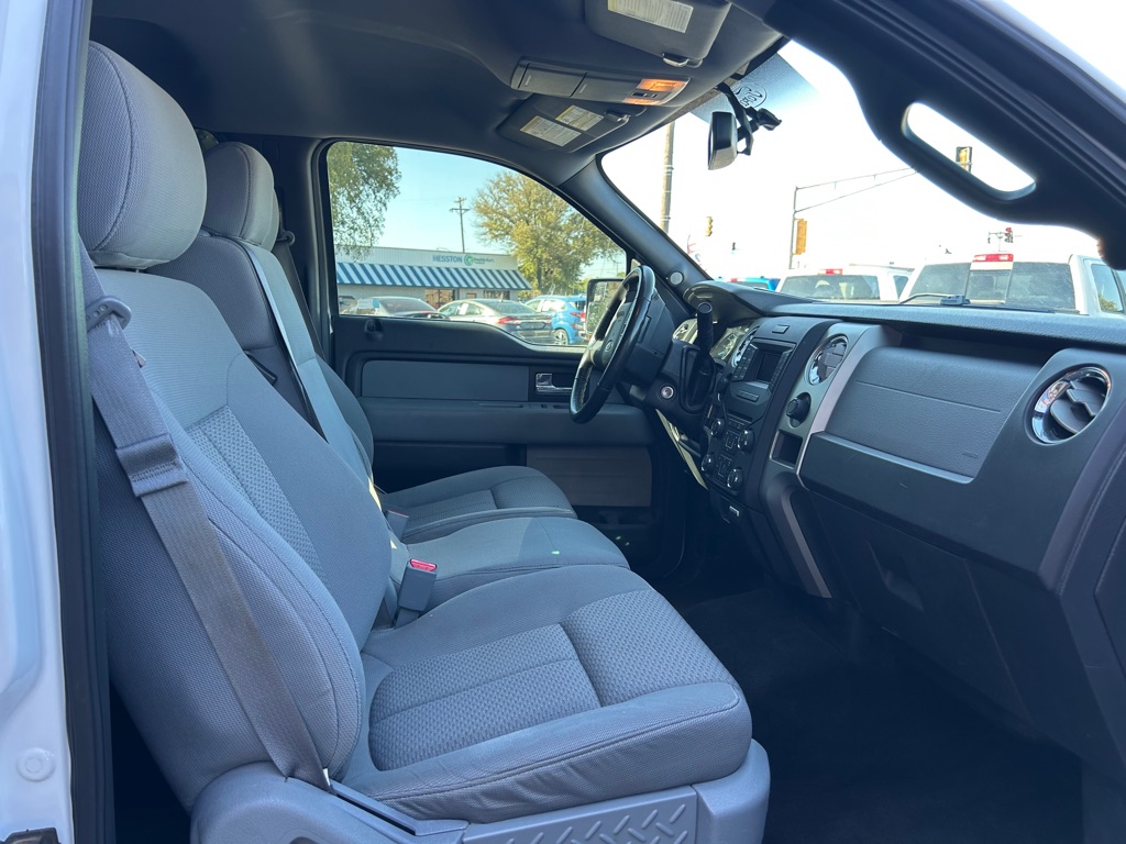 Photo 12 of this FORD F150