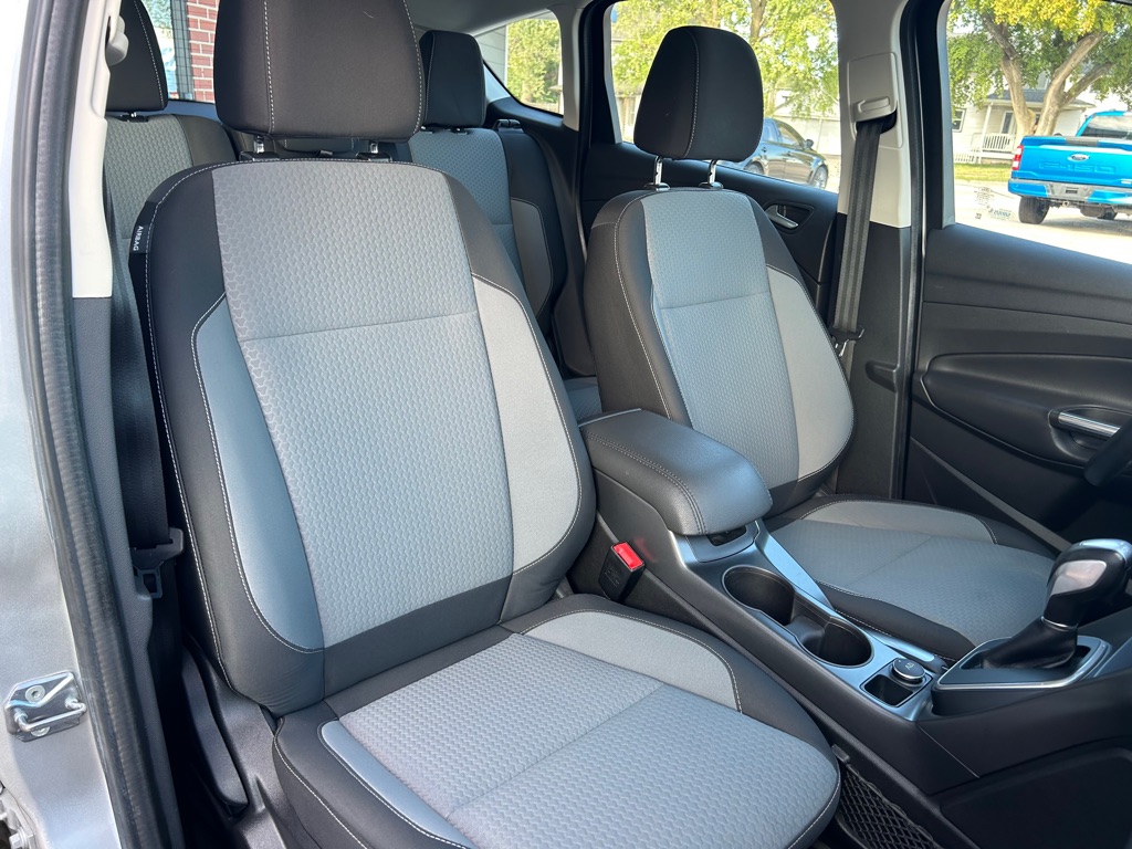Photo 15 of this FORD C-MAX
