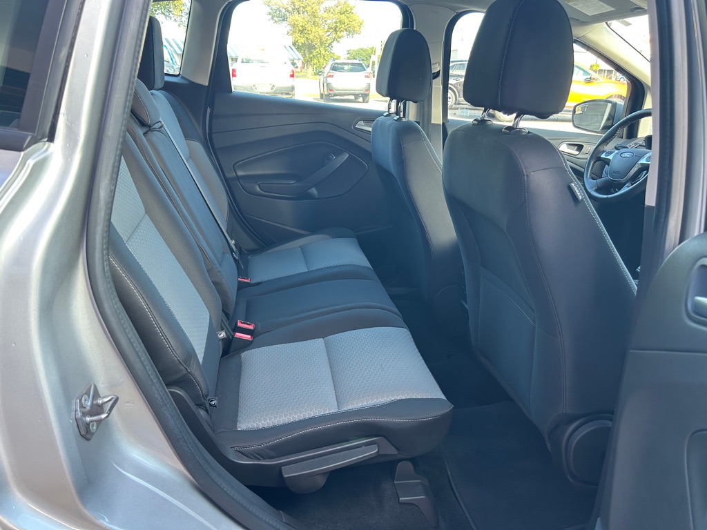 Photo 12 of this FORD C-MAX