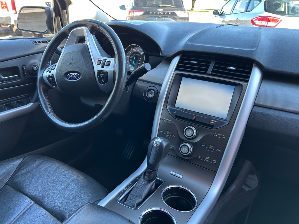 Photo 15 of this FORD EDGE