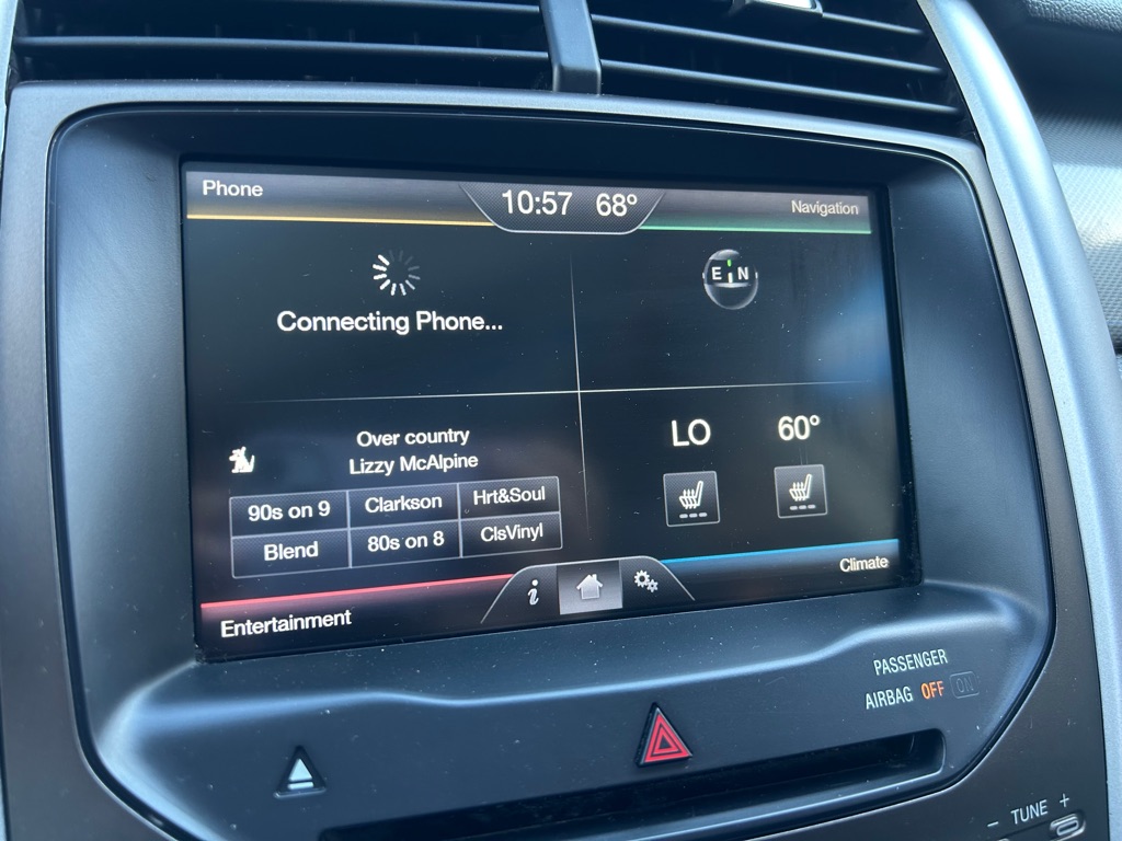 Photo 18 of this FORD EDGE