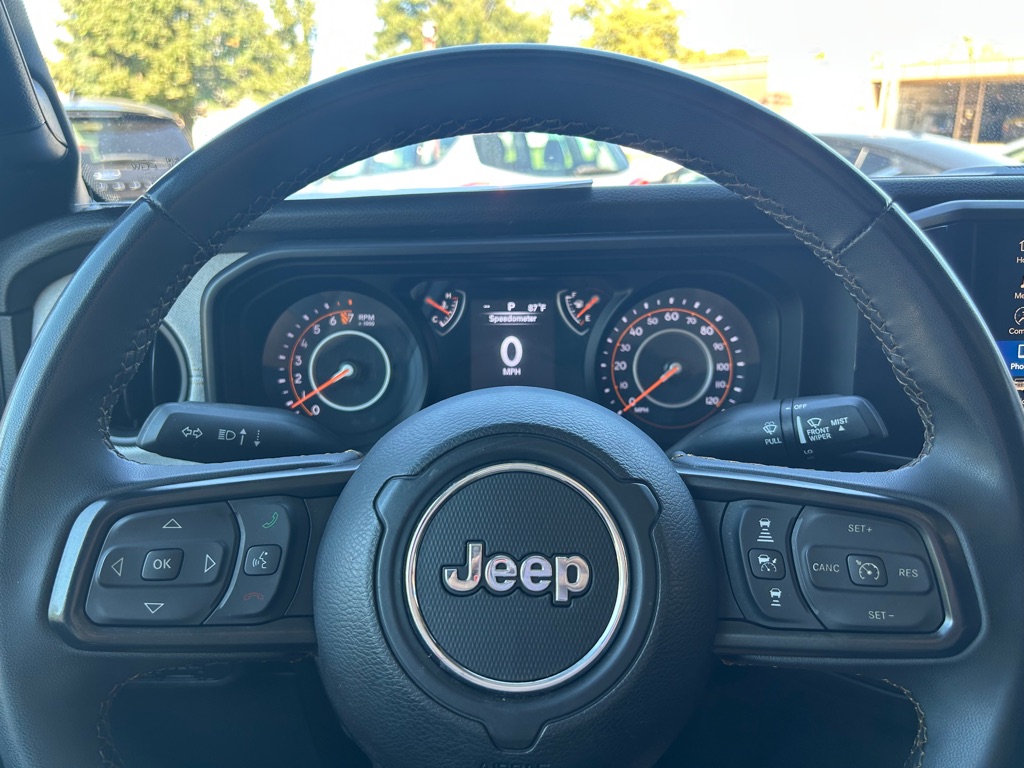 Photo 17 of this JEEP GLADIATOR