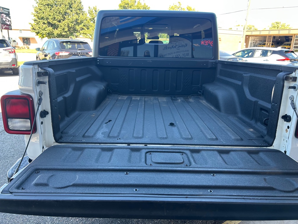 Photo 11 of this JEEP GLADIATOR