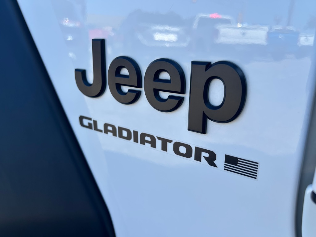 Photo 7 of this JEEP GLADIATOR