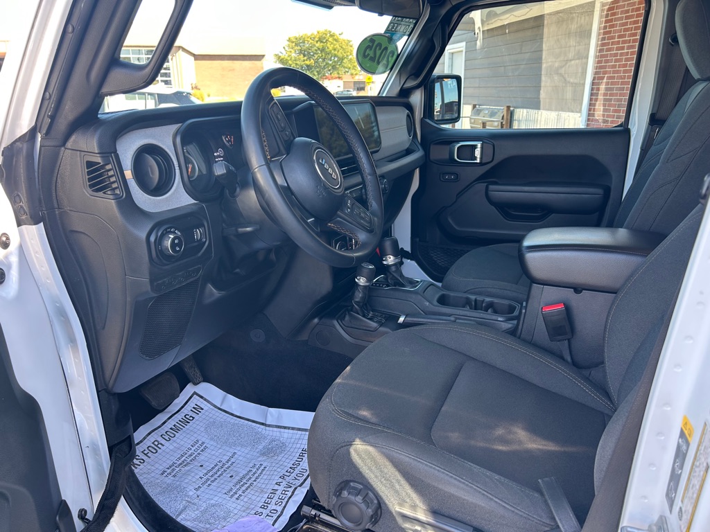 Photo 9 of this JEEP GLADIATOR