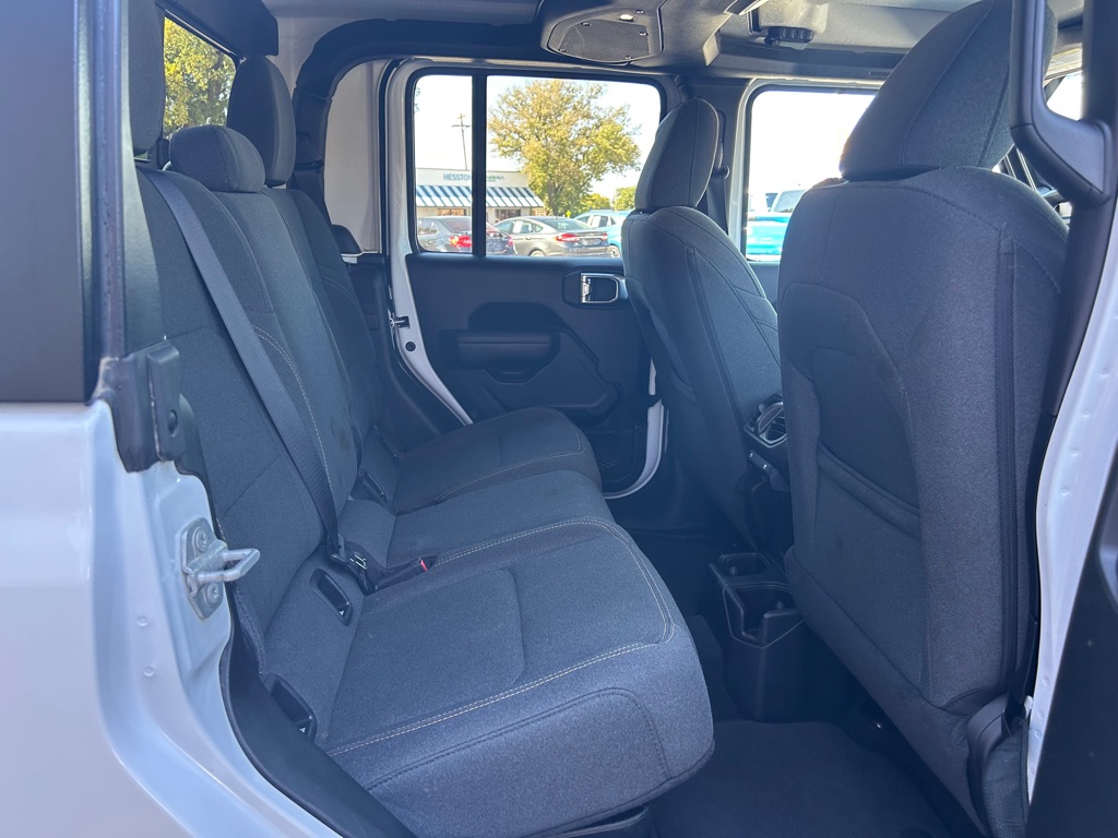 Photo 14 of this JEEP GLADIATOR