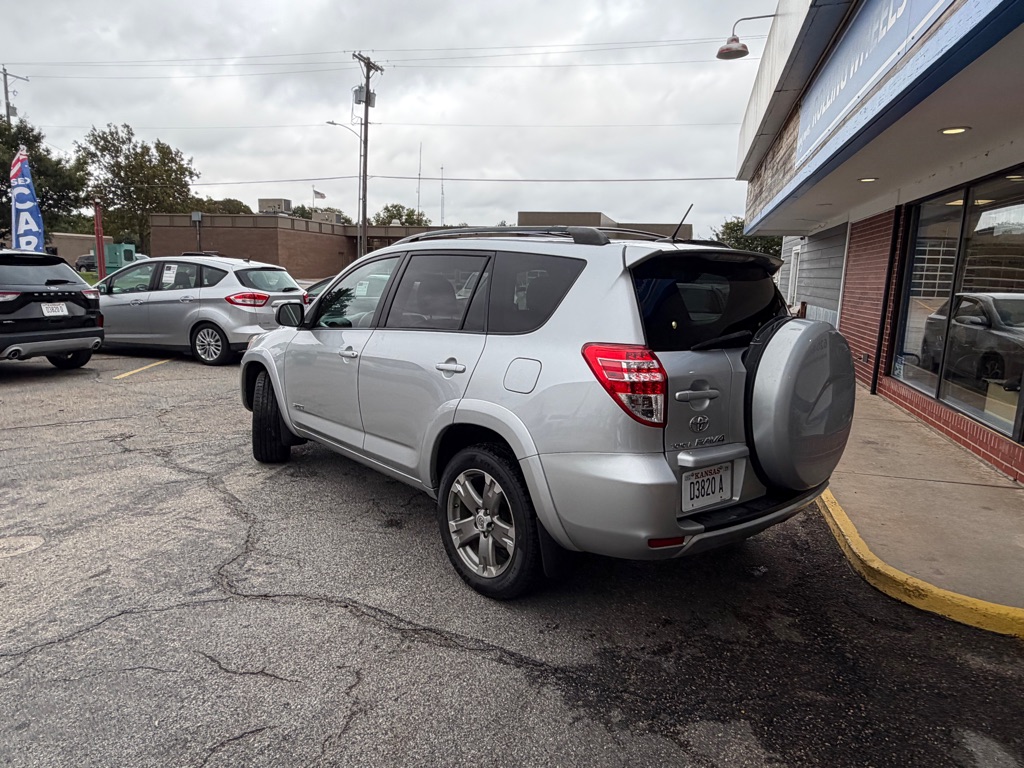 Photo 5 of this TOYOTA RAV4