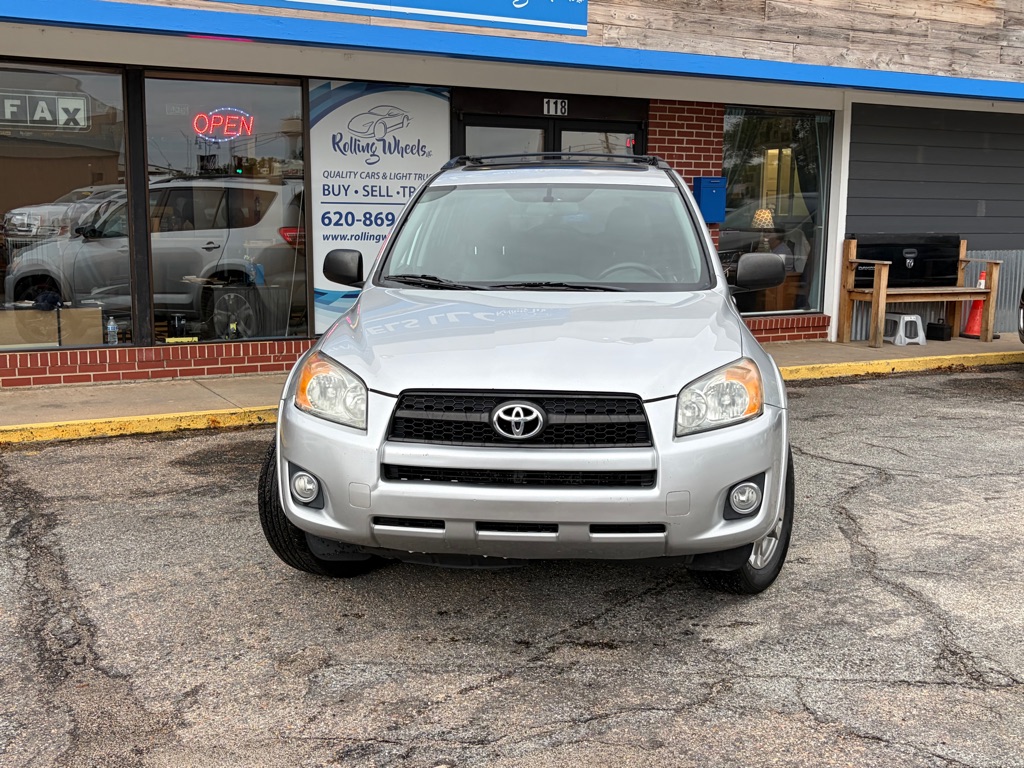 Photo 2 of this TOYOTA RAV4