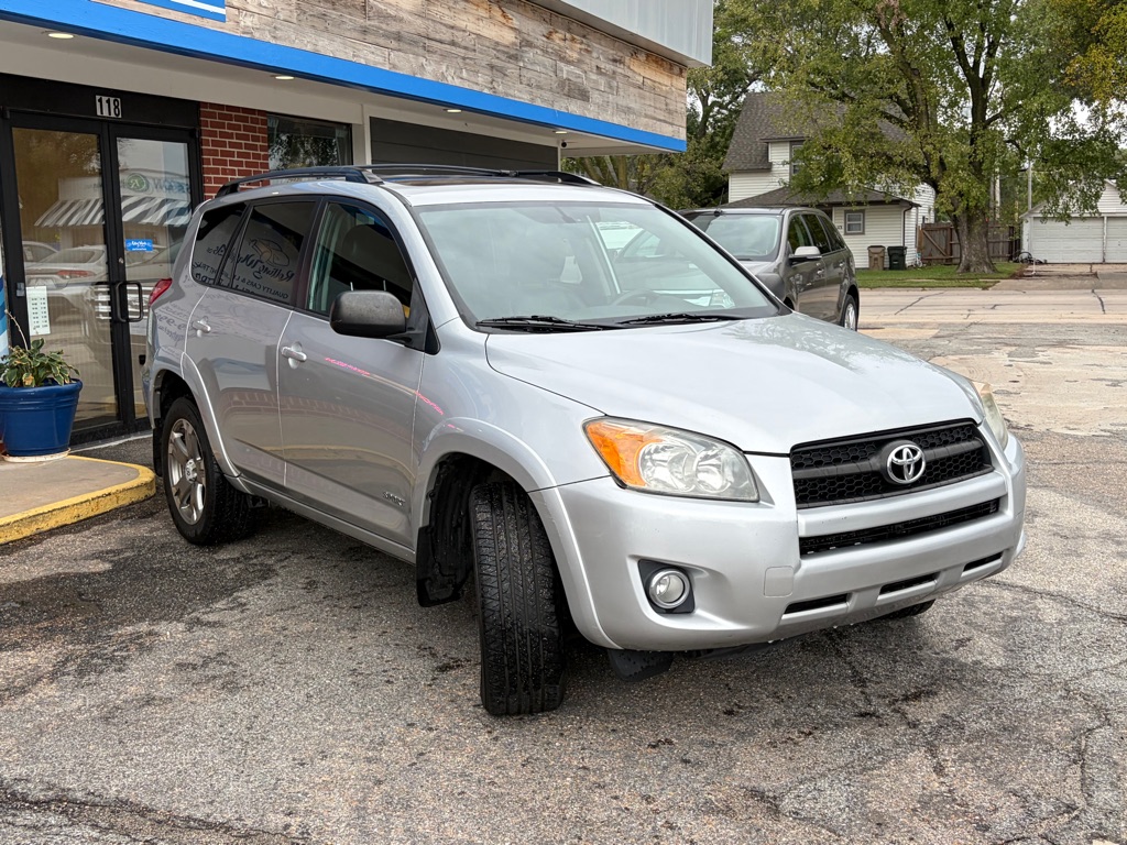 Photo 3 of this TOYOTA RAV4