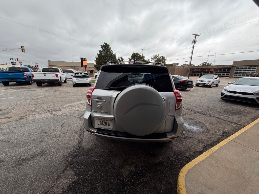 Photo 6 of this TOYOTA RAV4