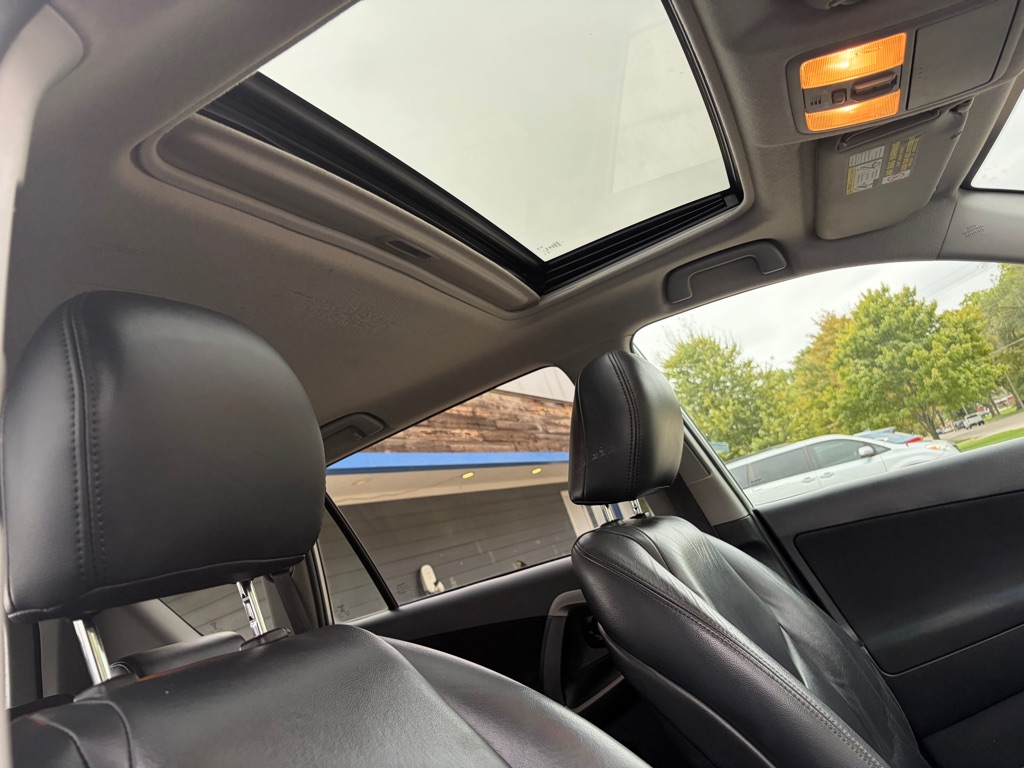 Photo 12 of this TOYOTA RAV4