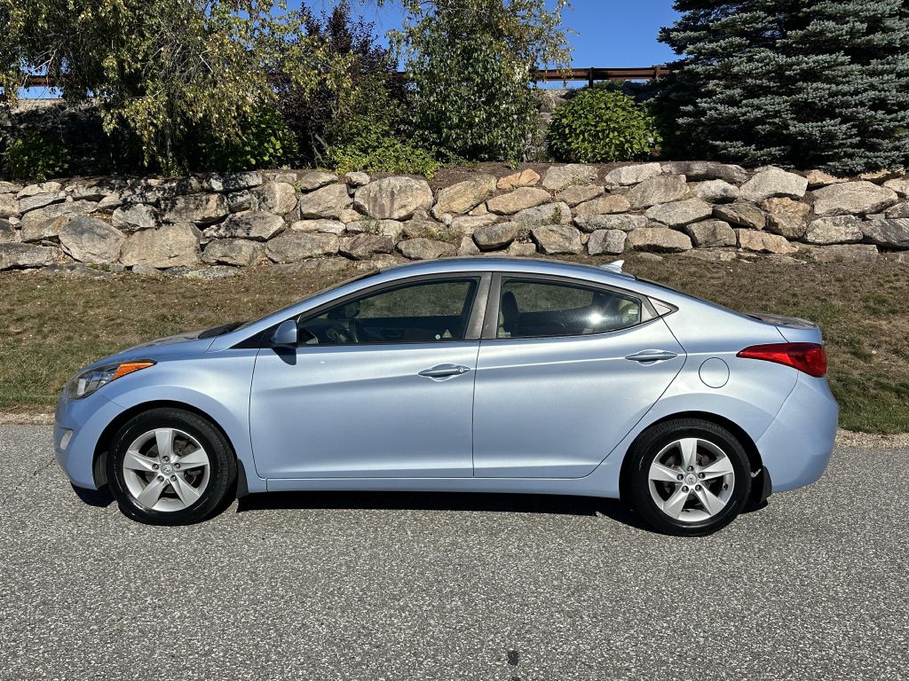 Photo 5 of this HYUNDAI ELANTRA