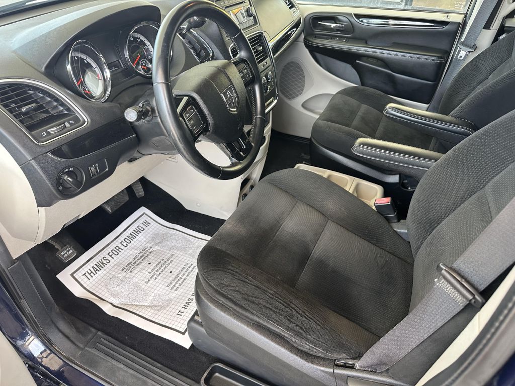 Photo 7 of this DODGE GRAND CARAVAN