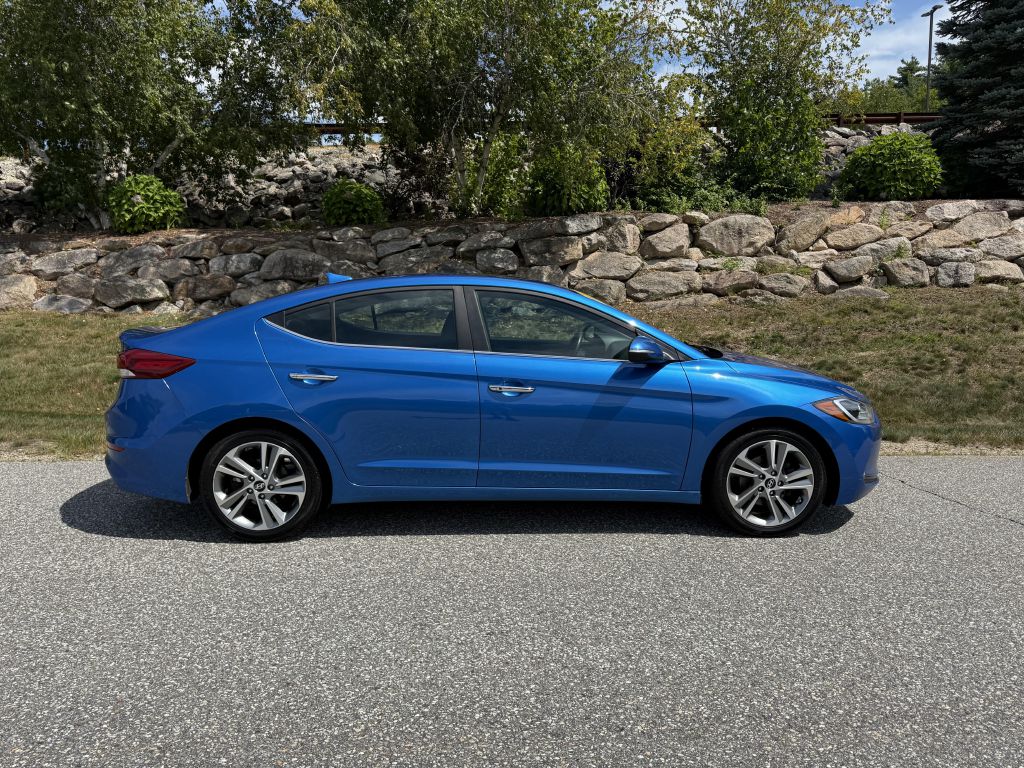 Photo 2 of this HYUNDAI ELANTRA