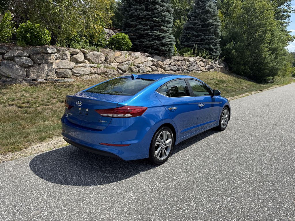 Photo 3 of this HYUNDAI ELANTRA