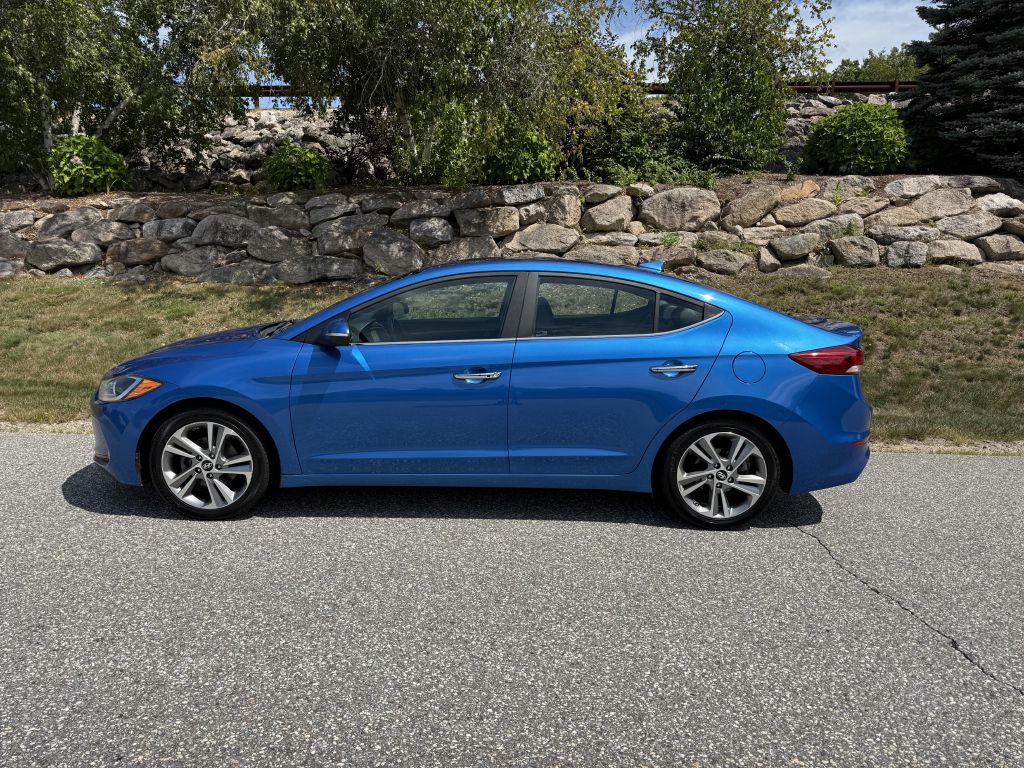 Photo 5 of this HYUNDAI ELANTRA